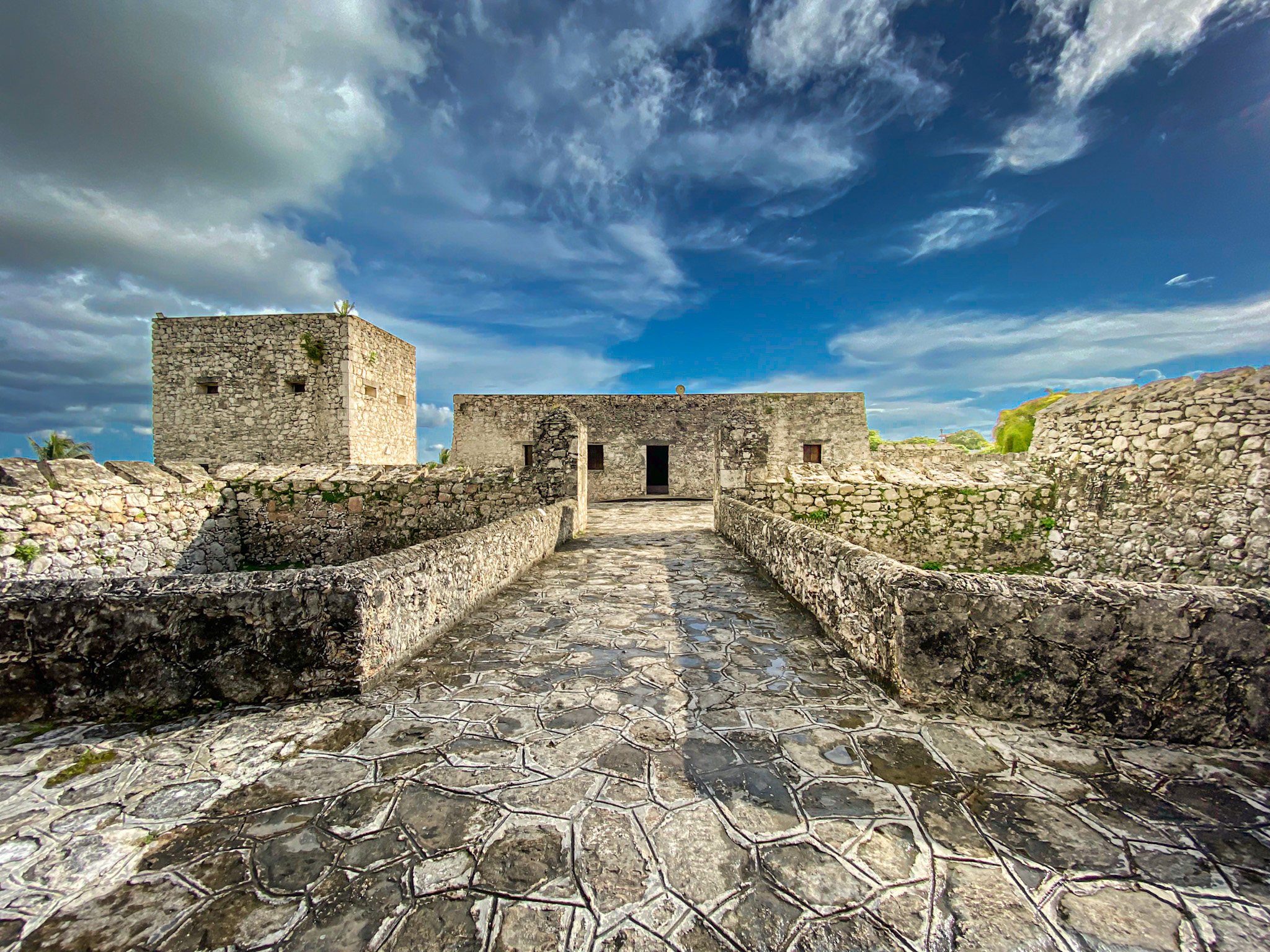 Chetumal Museum of Maya Culture & Bacalar's San Felipe fort